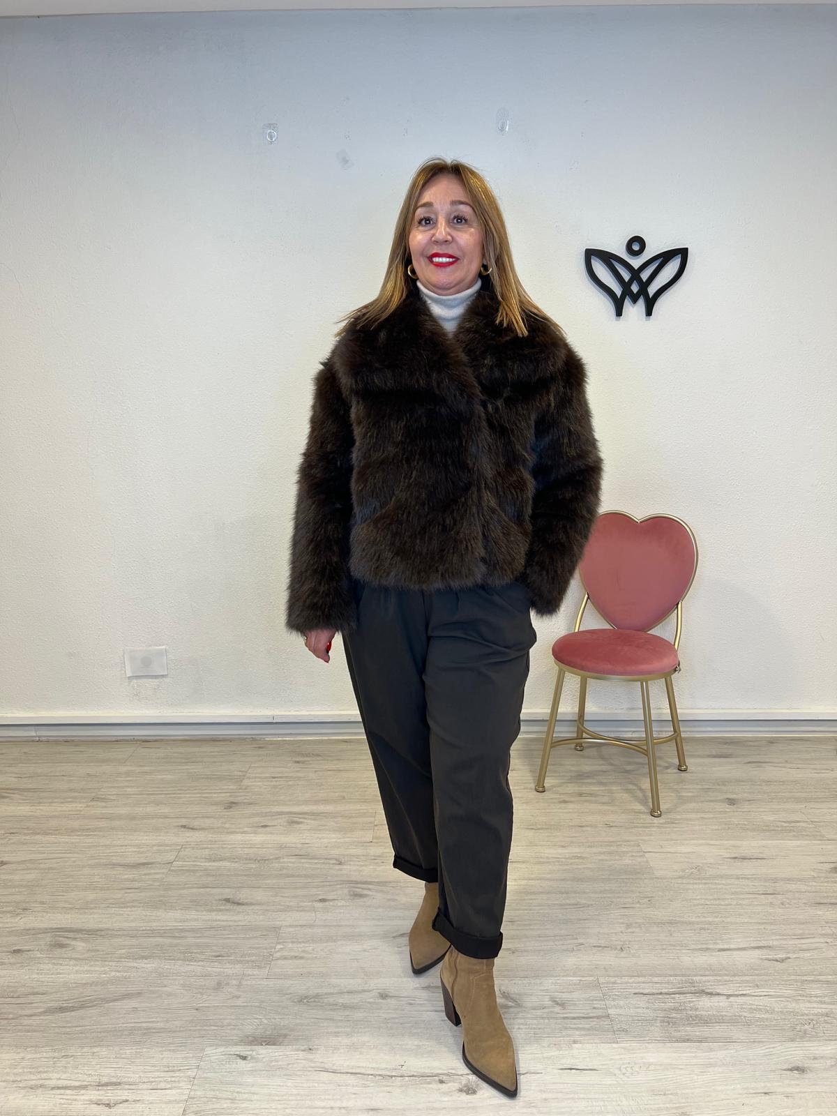 014667 CHAQUETA CORTA PELO MARRON CHOCOLATE (4)