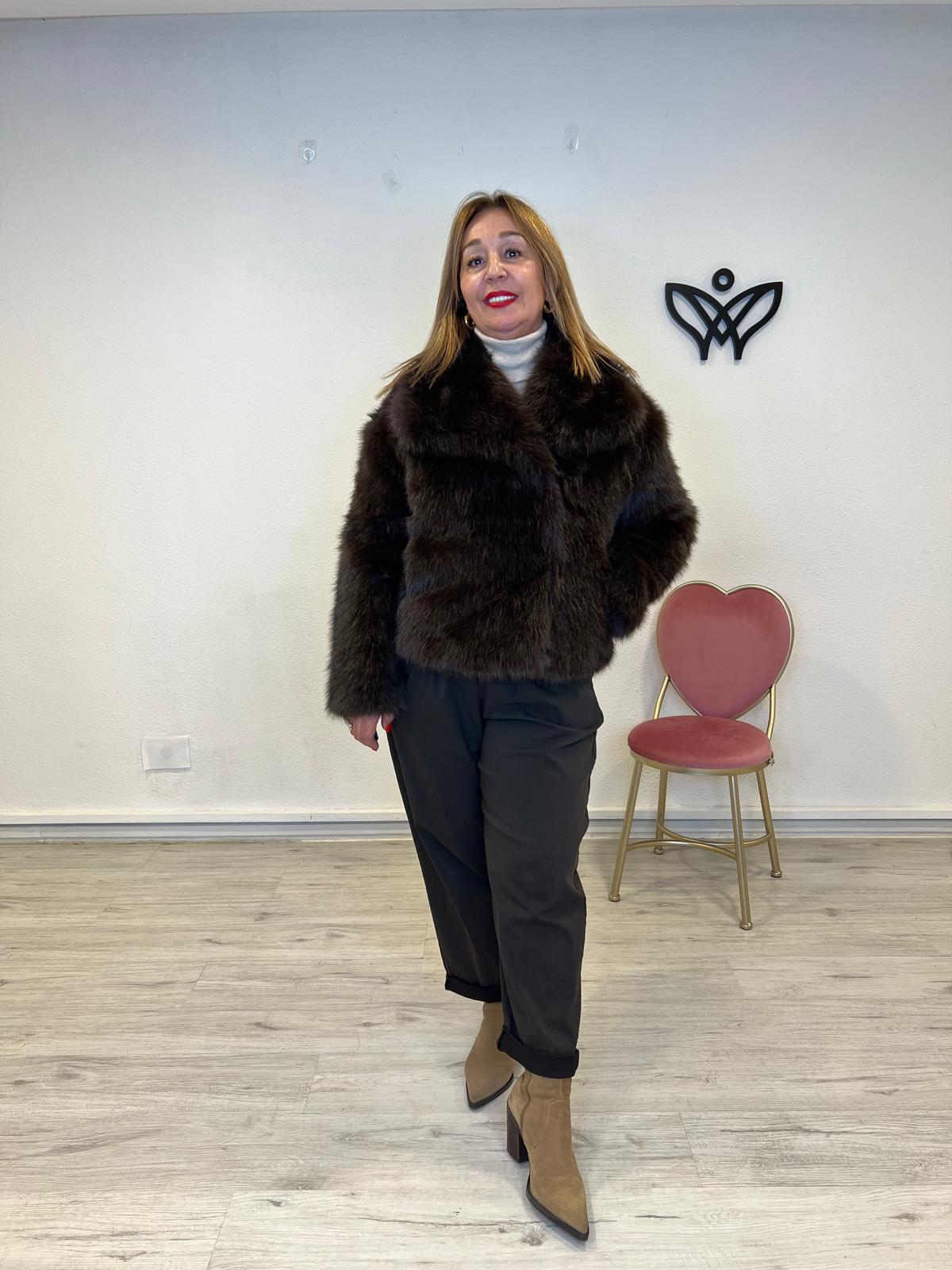 014667 CHAQUETA CORTA PELO MARRON CHOCOLATE (5)