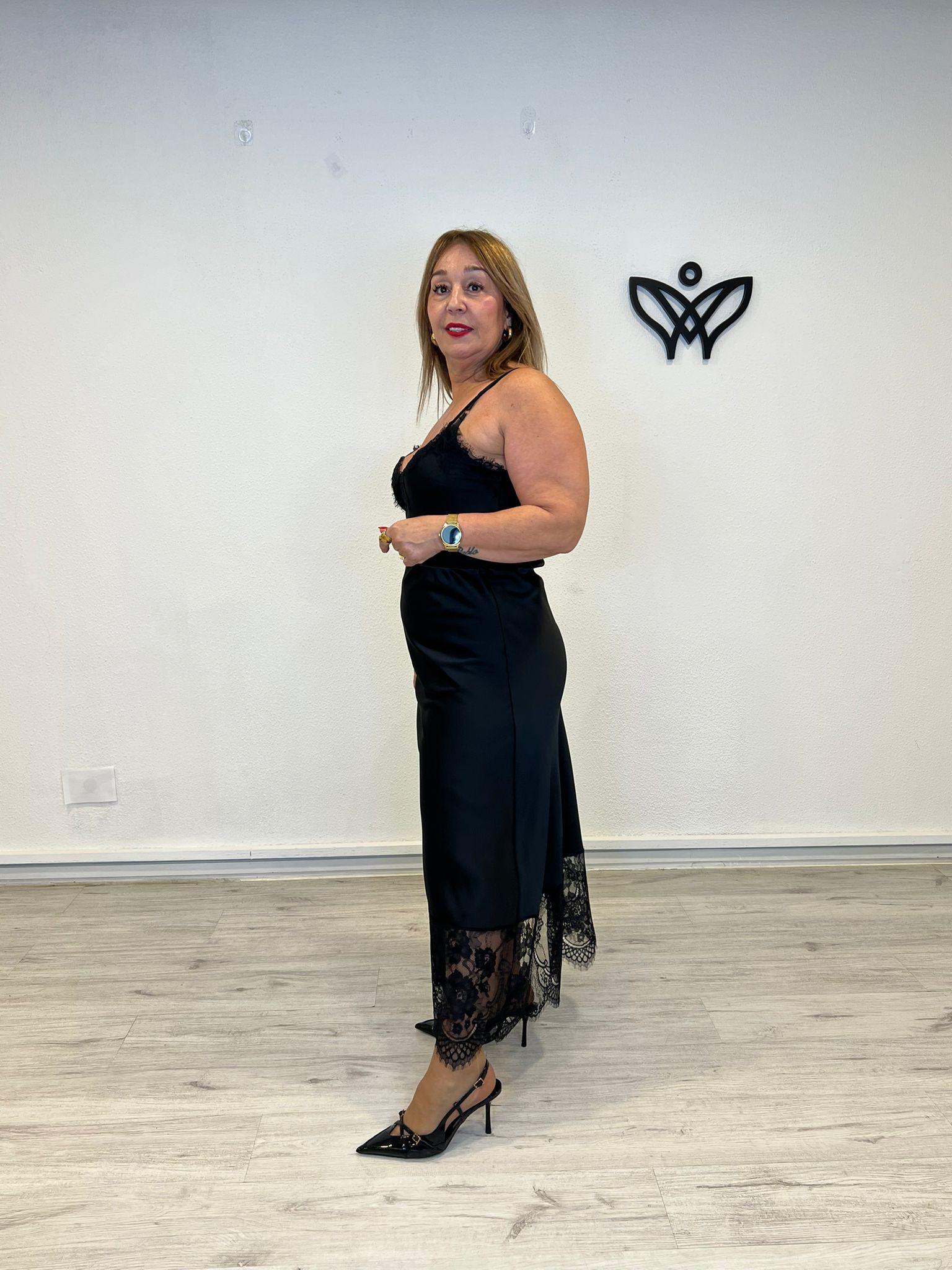 014686 FALDA SATINADO ENCAJE NEGRO (2)