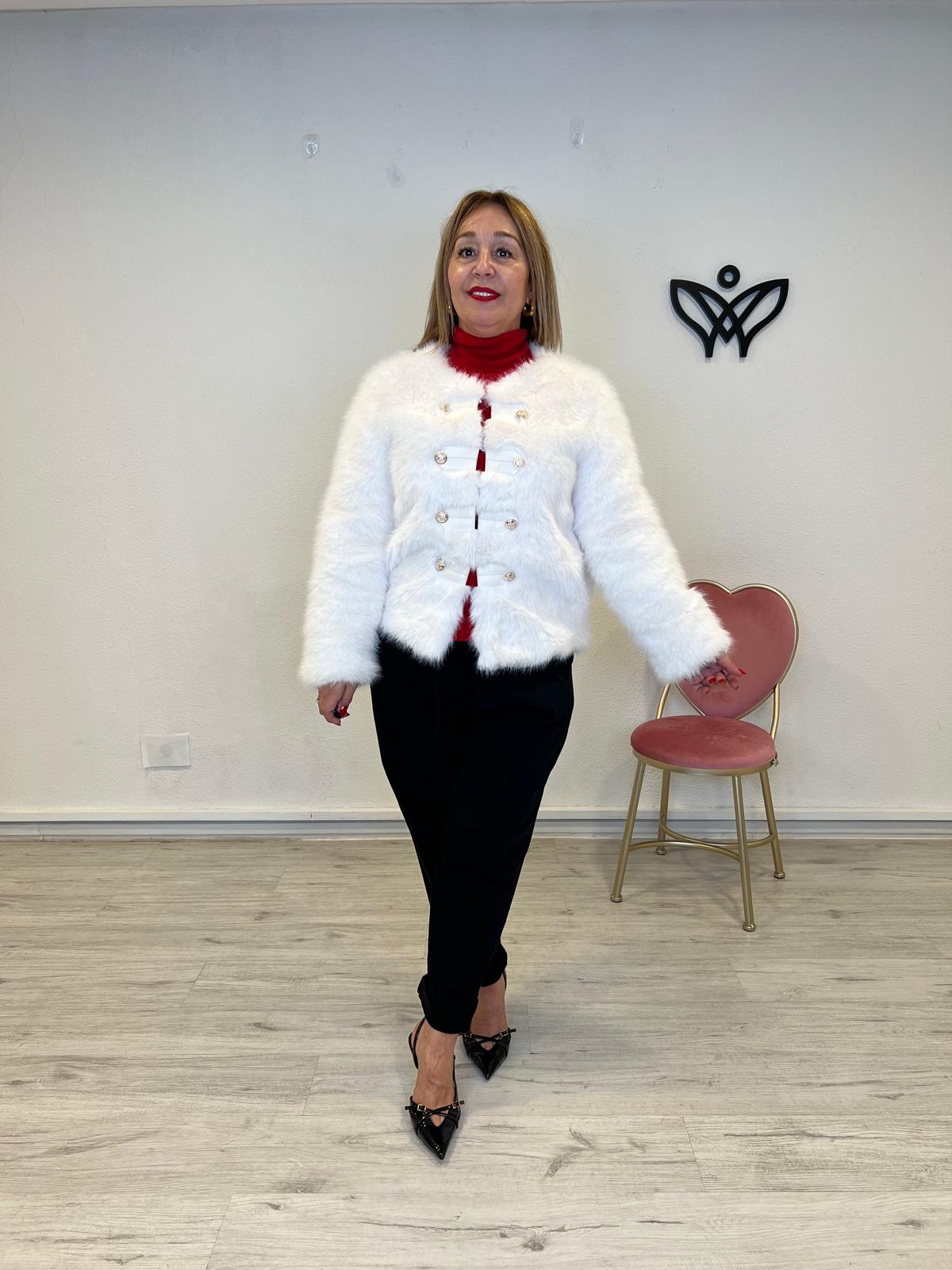 014712 CHAQUETA CORTA PELO BLANCA (1)