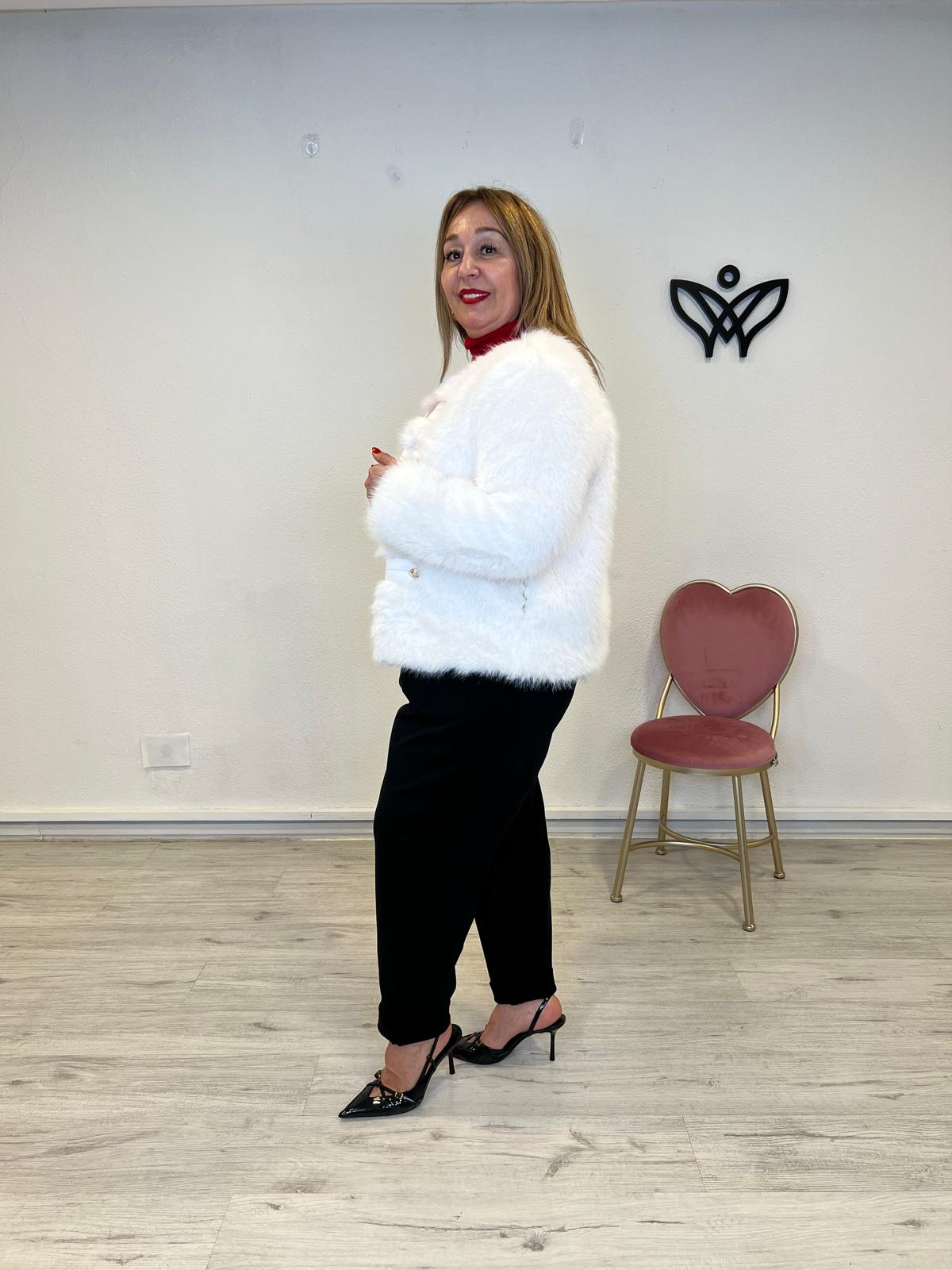 014712 CHAQUETA CORTA PELO BLANCA (3)