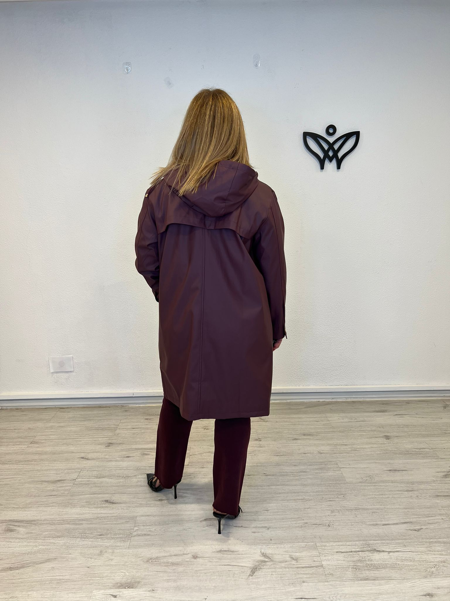 014728 TRENCH IMPERMEABLE FORRO RAYAS (1)